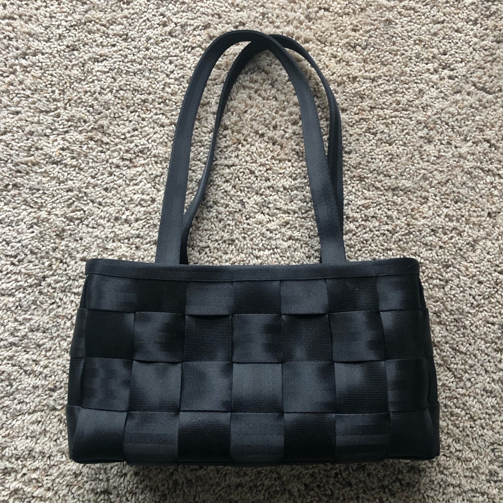 Black Harvey’s seatbelt satchel